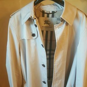 Burberry Trench coat BRAND NEW!