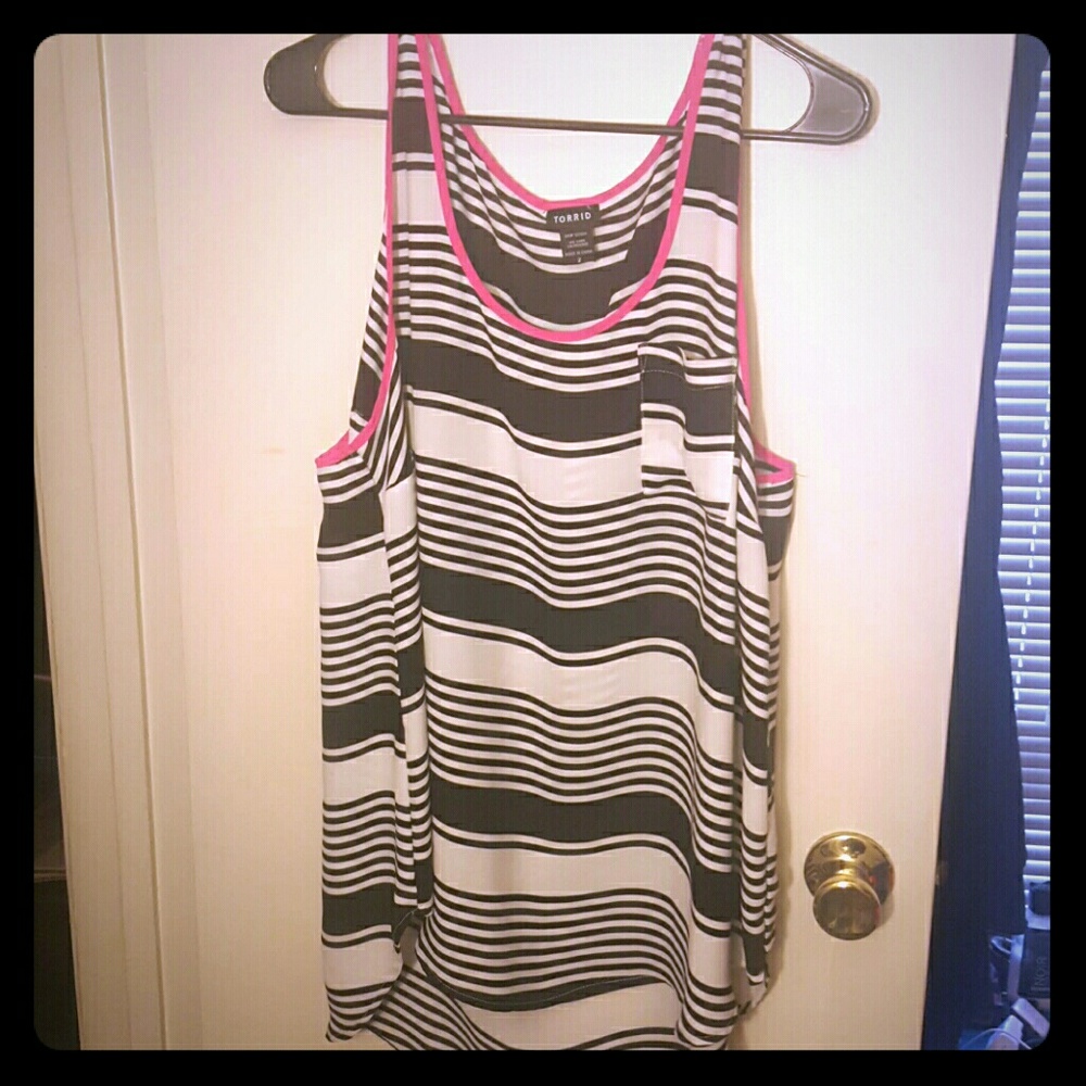 Black hot pink and white tank top