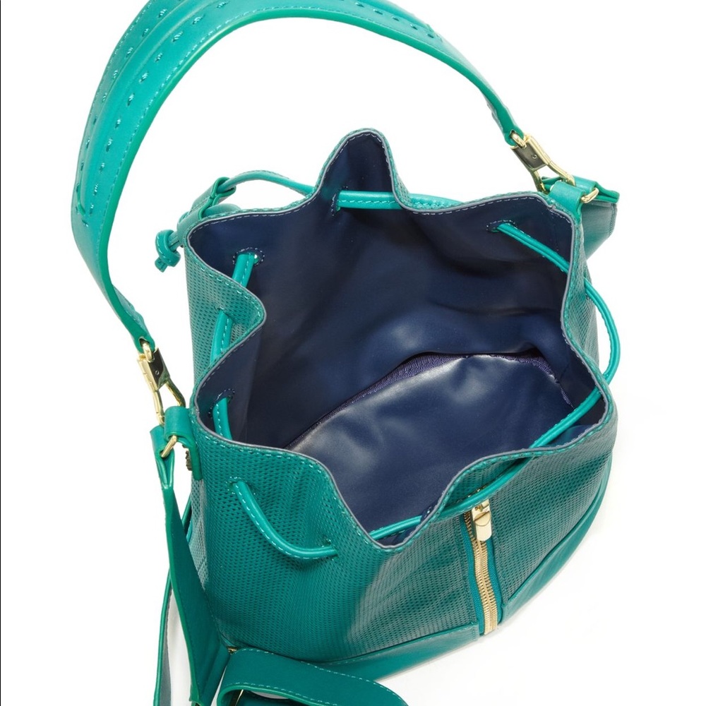 Elizabeth and James leather bucket shoulder bag - Picture 3 of 4