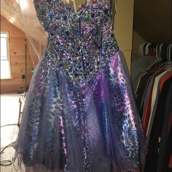 Prom/Formal Dresses - Picture 3 of 3