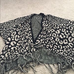 Boutique high low cardigan throw