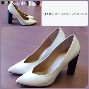 FLASHSALE⭐️HP🎊MBMJ Ivory Plunge Front Dress Pumps