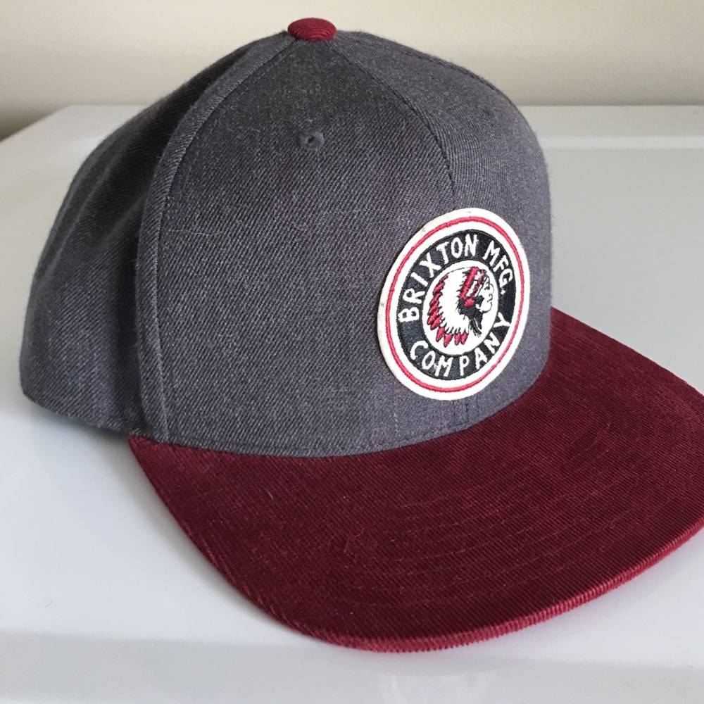 Brixton gray-burgundy snap back