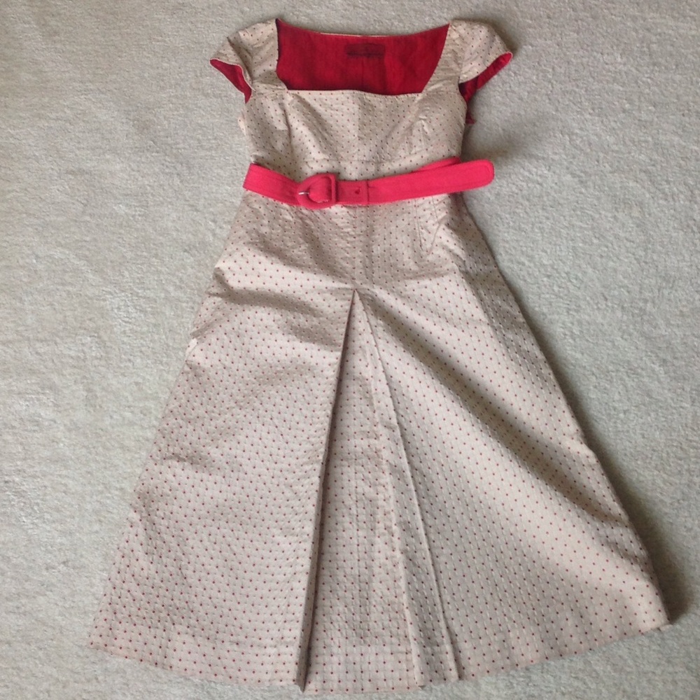 Carolina Herrera beige dress