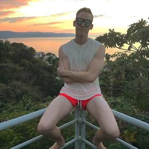 Meet your Posher, Eric