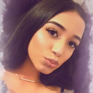 Meet your Posher, Stella