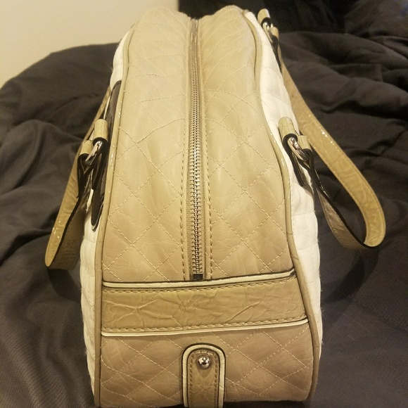 Guess handbag - Picture 3 of 8