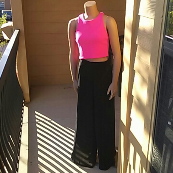 🛍NWT Pink Crop Top - Picture 2 of 6