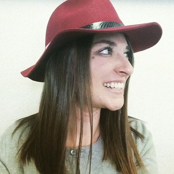 Meet your Posher, Naomi - Picture 1 of 1