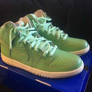 Nike Dunk SB "statue of liberty"