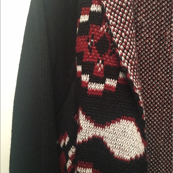 Sweater cardigan worn only once. - Picture 2 of 4