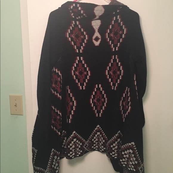 Sweater cardigan worn only once. - Picture 4 of 4