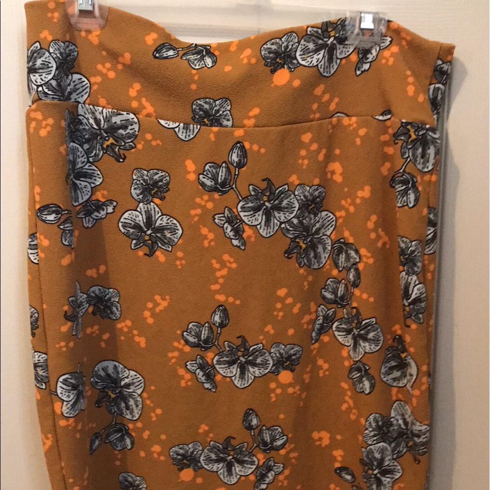 XL Lularoe Cassie skirt