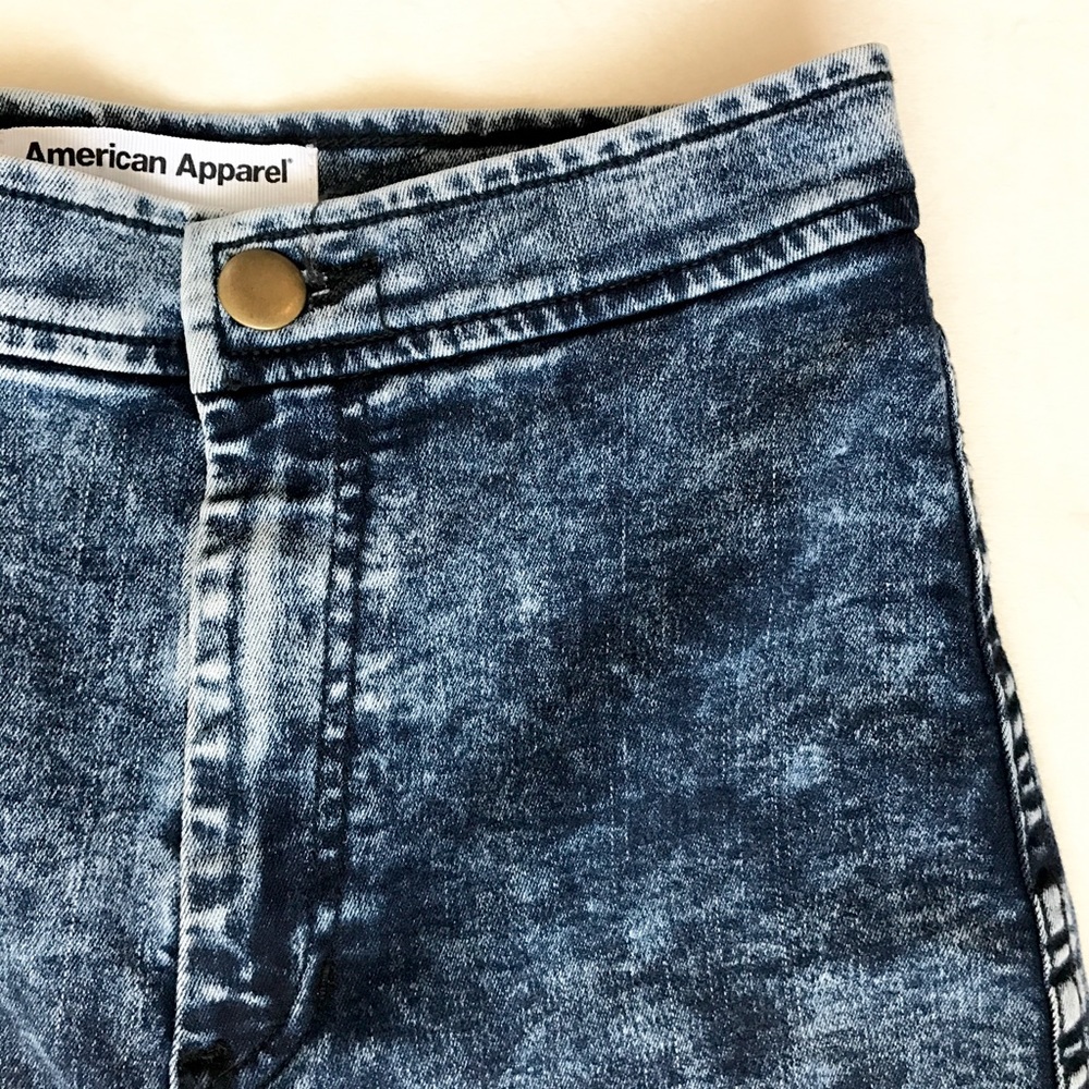 • American Apparel Acid Wash Shorts • - Picture 5 of 7