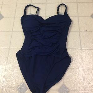One piece swim suit
