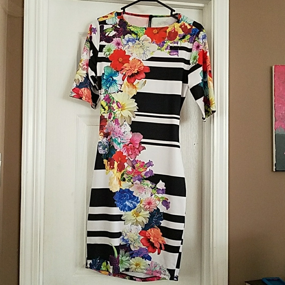 Stripped dress with flowers