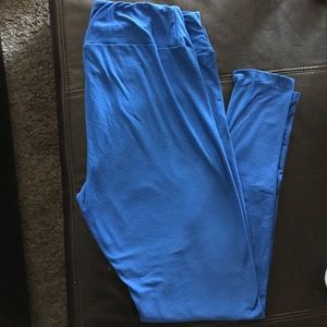 LuLaRoe Tall&Curvy solid leggings