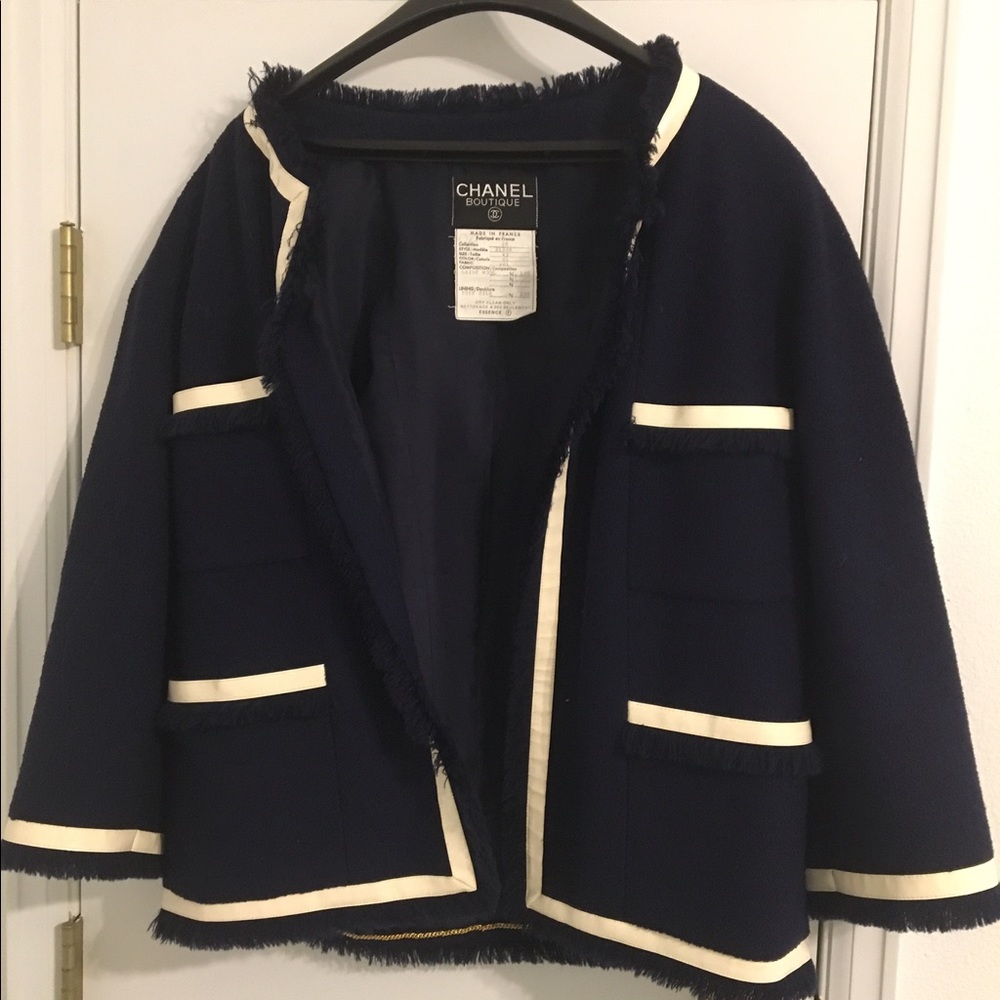 Chanel Boutique original. Collection 28 size 42.