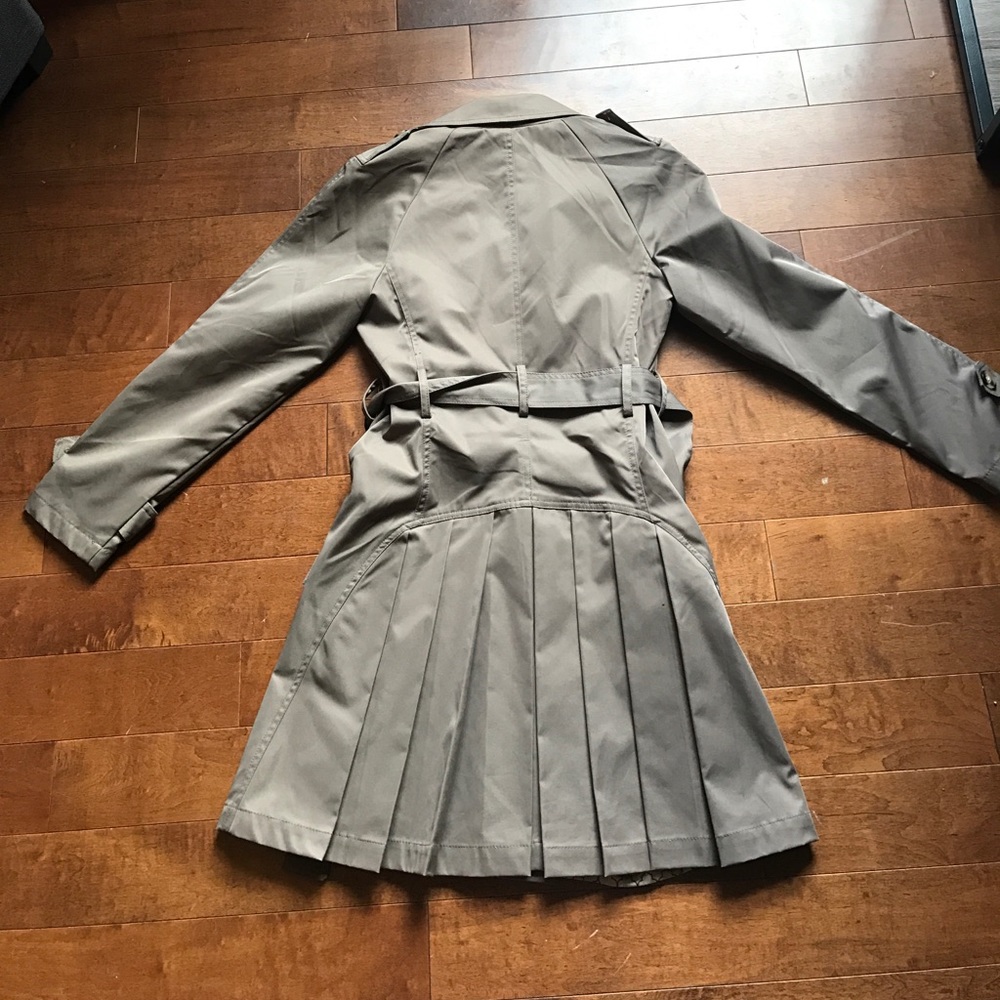 Jacket. - Picture 2 of 2