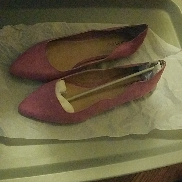 Shoes - Picture 1 of 2