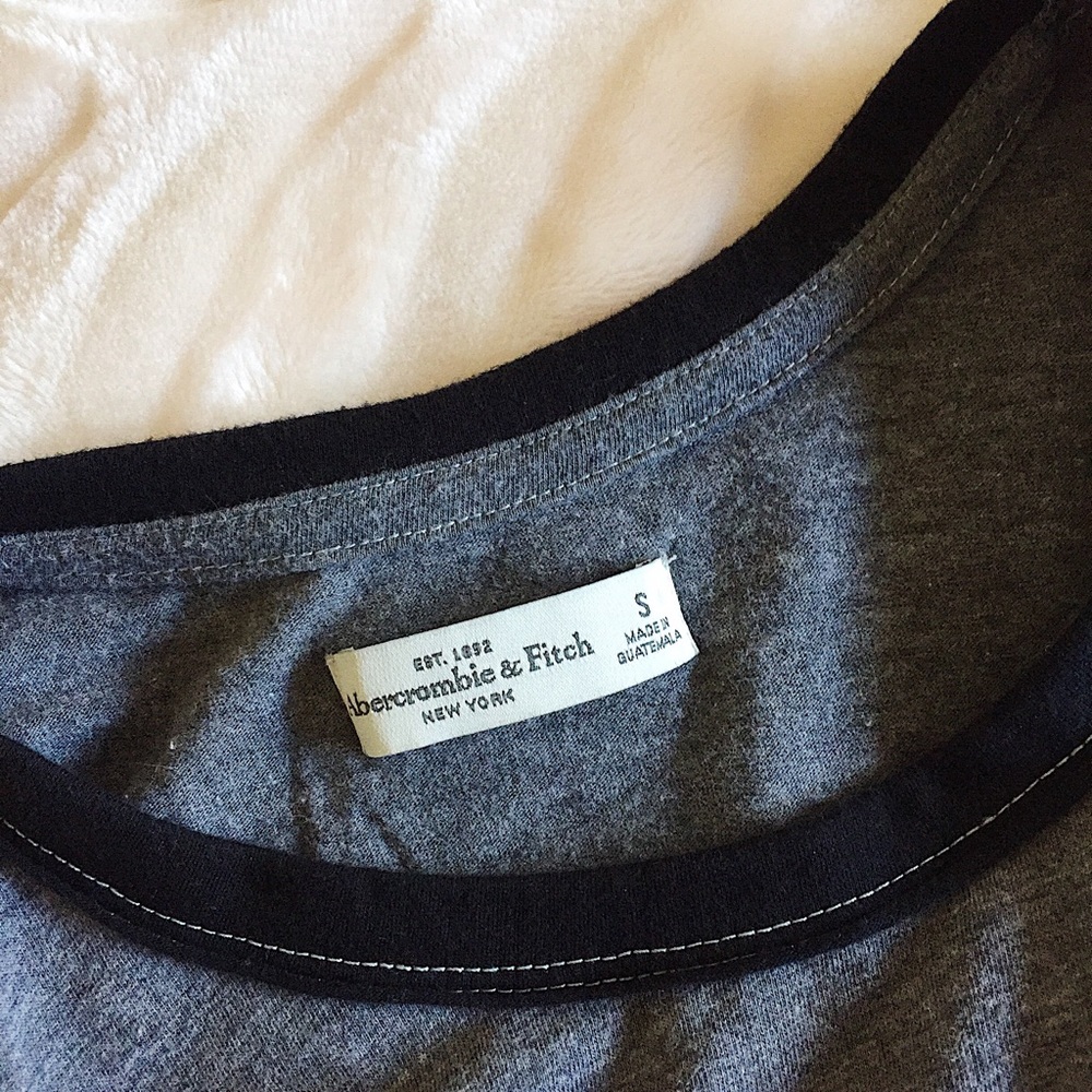 A&F graphic tee - Picture 3 of 3