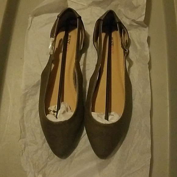 Shoes - Picture 1 of 2