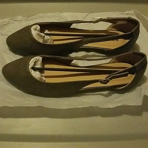 Shoes - Picture 2 of 2