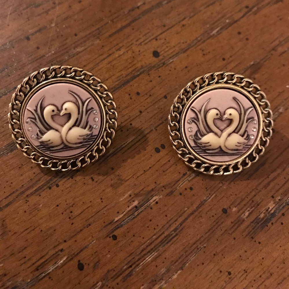 Swan betsey johnson earrings