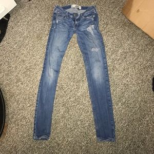 Size 1 Hollister skinny jeans ripped