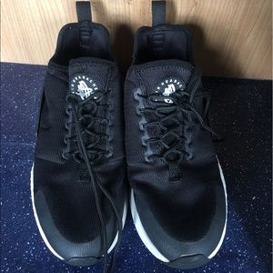 Nike Huaraches❌sold on mercari ❌