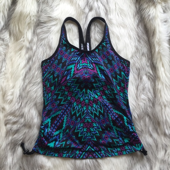 Athleta work out top - Picture 2 of 7