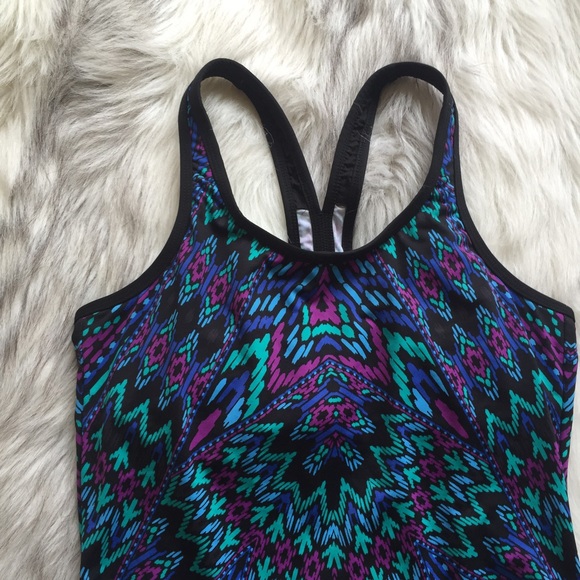 Athleta work out top - Picture 3 of 7