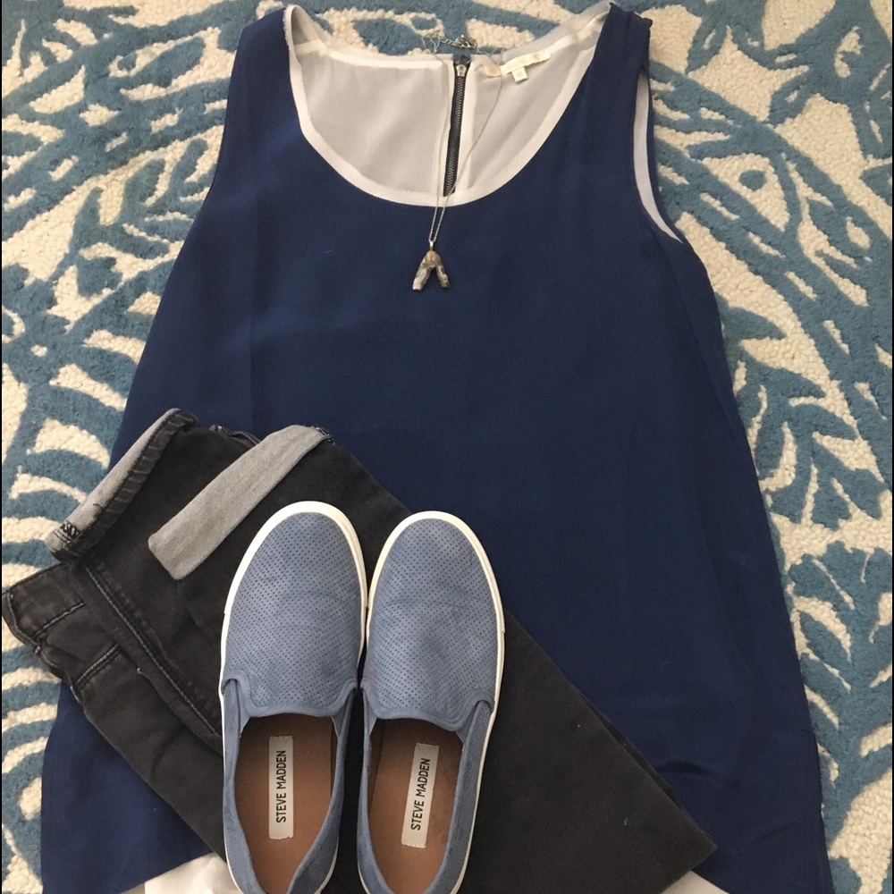 Blue and white layered blouse like new