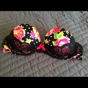 Victoria Secret strapless push-up bra