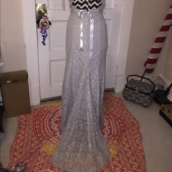 *PRICE DROP *Stunning silver gown BNWT! - Picture 8 of 8