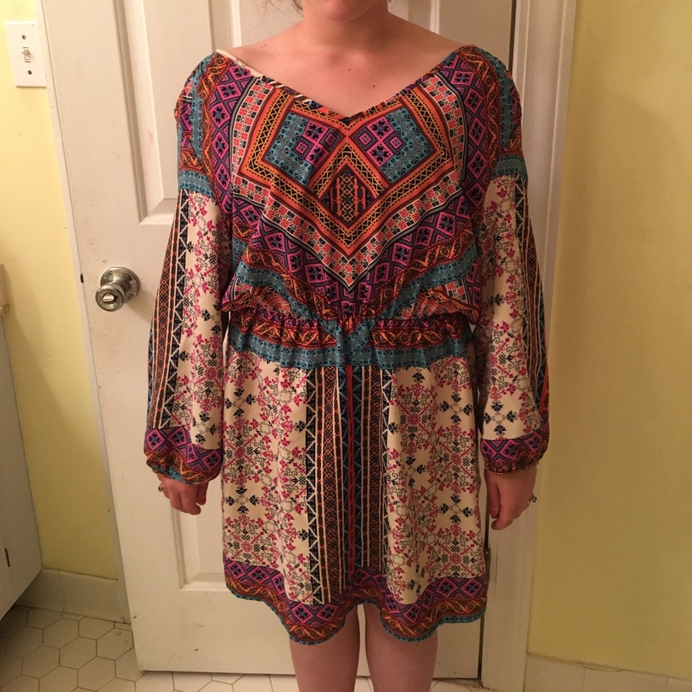 Patterned dress! NWOT - Picture 3 of 3