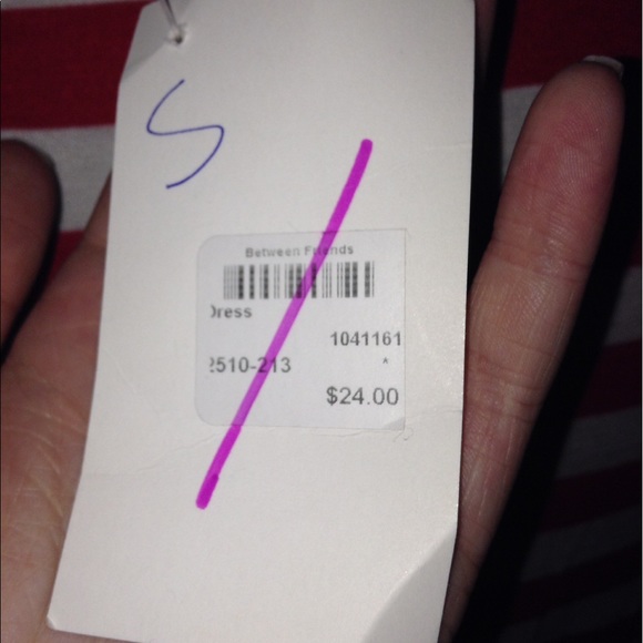 White and red t shirt dress - Picture 2 of 2