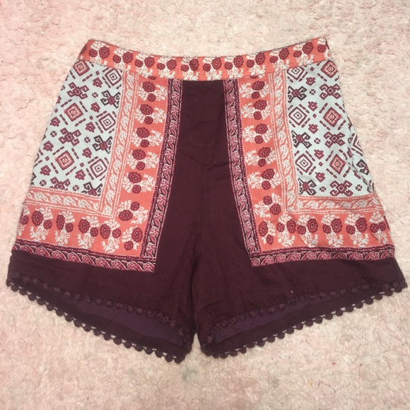 High rise flow shorts - Picture 1 of 2