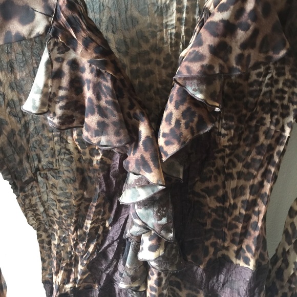 Flirty fun blouse Sz M - Picture 2 of 4