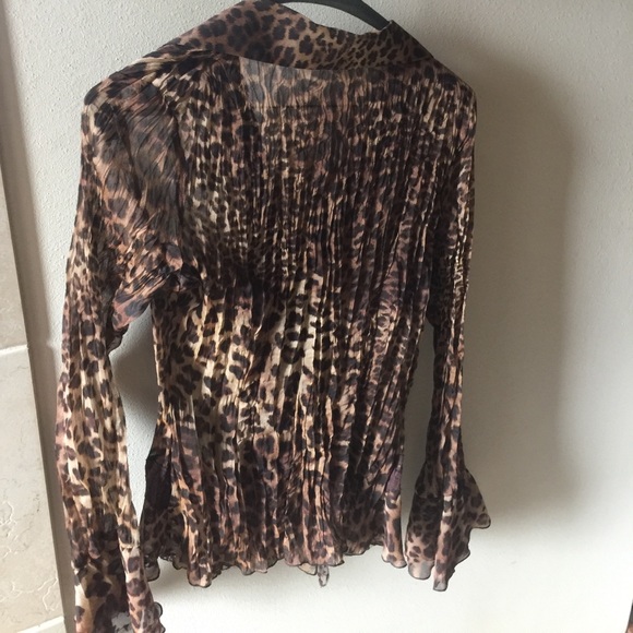 Flirty fun blouse Sz M - Picture 4 of 4