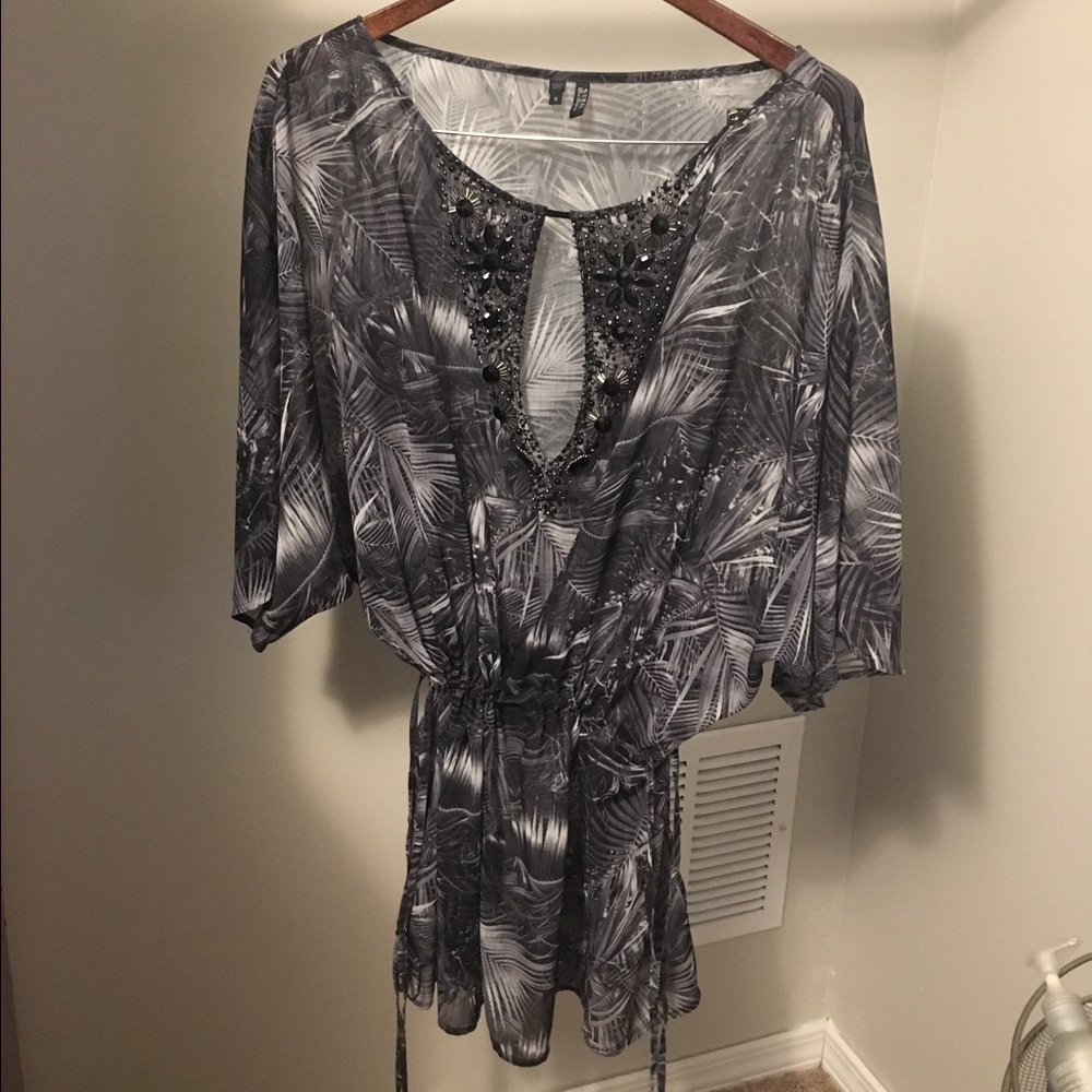 Guess embellished beach cover up caftan size small
