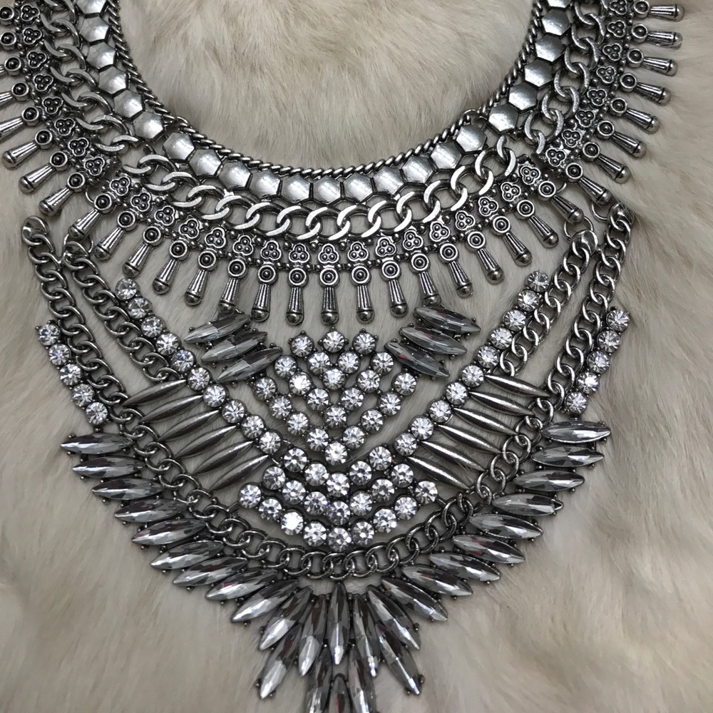 🆕FESTIVAL SILVER CRYSTAL NECKLACE