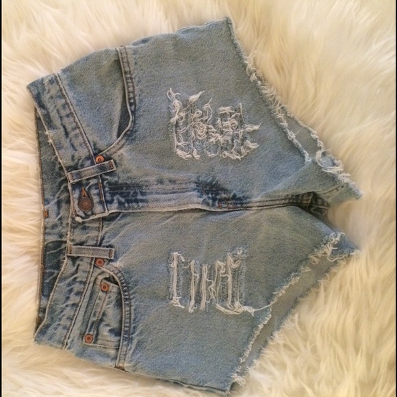 ❤️SALE❤️24/25 VINTAGE CUT OFF JEAN SHORTS LEVIS💗 - Picture 3 of 8