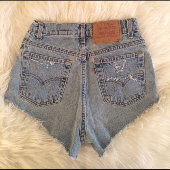 ❤️SALE❤️24/25 VINTAGE CUT OFF JEAN SHORTS LEVIS💗 - Picture 4 of 8