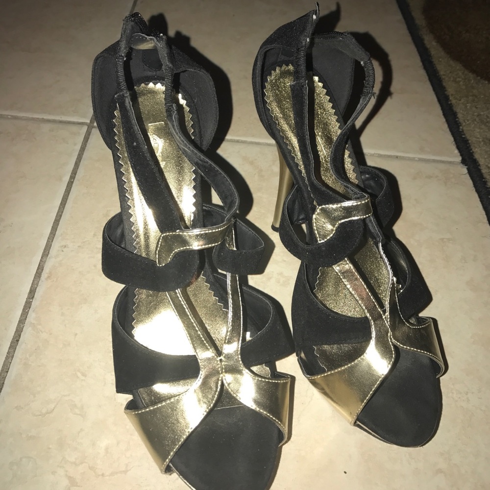 🆕Sexy Fahrenheit Whitney Heels new w/Box included