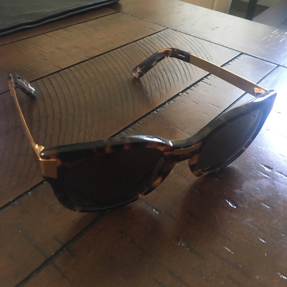 Elizabeth and James Sunglasses