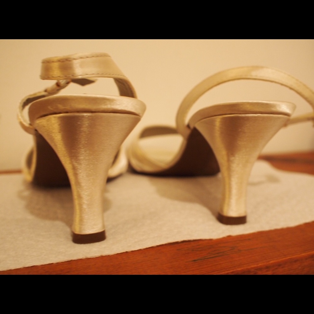 Liz Claiborne Sandals - Picture 2 of 3