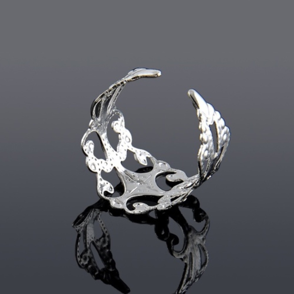 .➰ .SILVER FASHION RING. ➰. - Picture 2 of 3