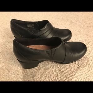 Comfy Clarks work shoes, new