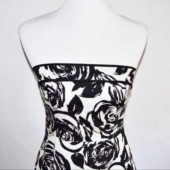 Black & White Snap Rose Floral Dress - Picture 4 of 4